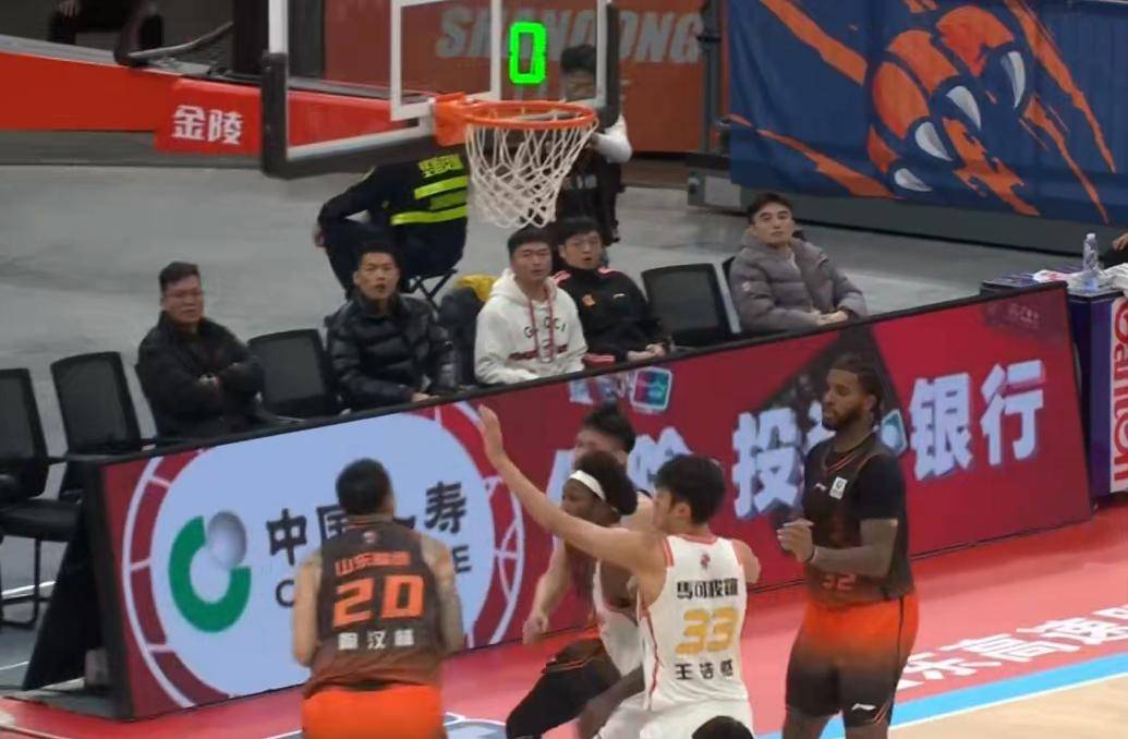 爱游戏娱乐-赛地聚焦：CBA常规赛国际比赛日热度飙升；山东男篮强势反弹；管理层满意；身体对抗强度拉满的简单介绍
